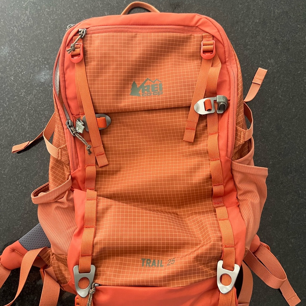 REI women’s trail 25 hiking bag (burnt orange)